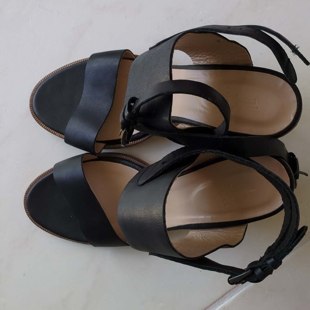 J Shoes Black Soft Leather Double Strap Wood Heel Sandals Sz 8.5